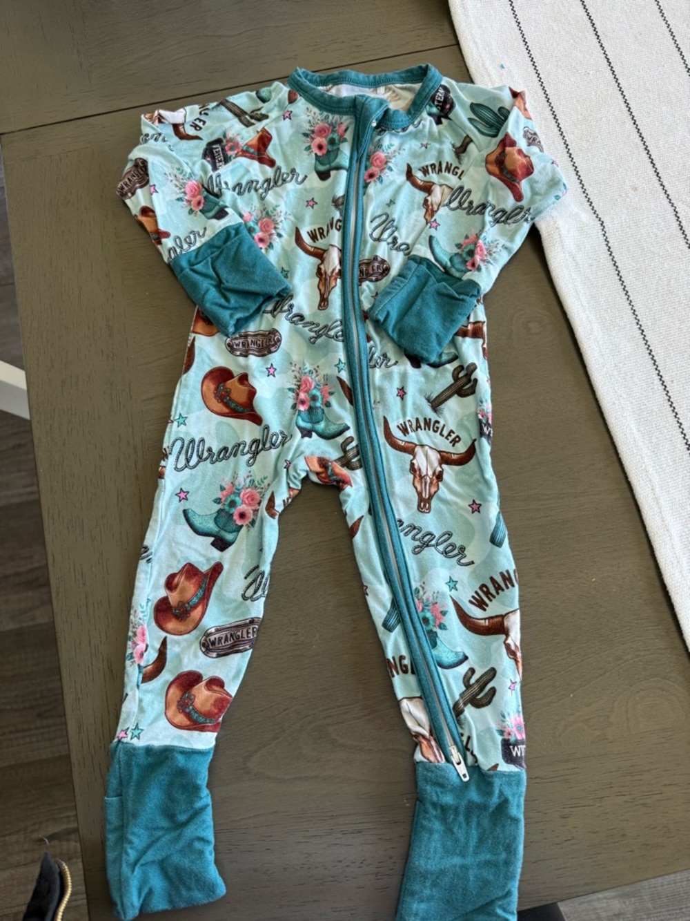 Em’s Cozy Co zippy